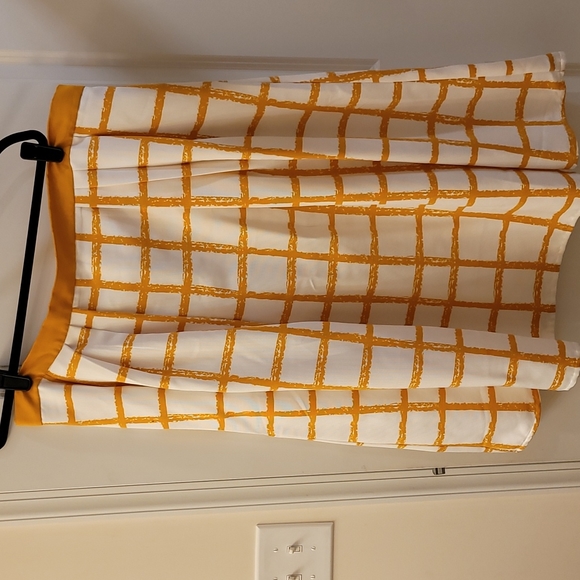 Just reduced! New York&Company Mustard and White Short Sleeve Sweater and Skirt - Picture 6 of 8